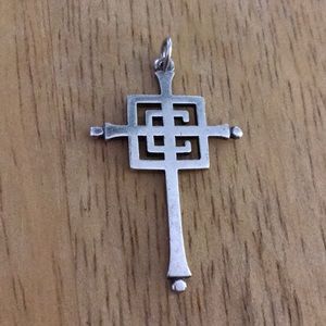 ⭐️James Avery retired cross pendant⭐️